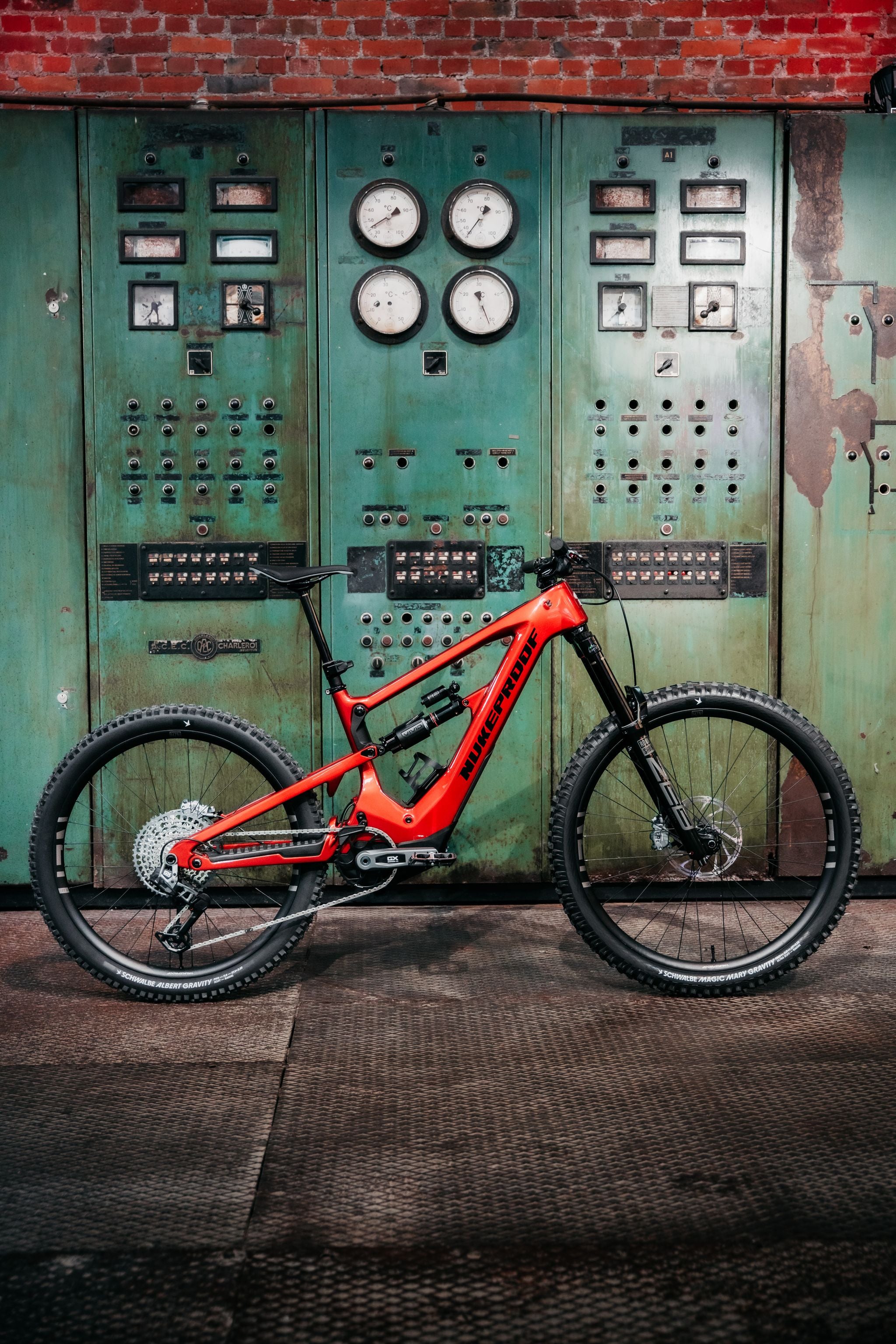Ratas NUKEPROOF  Megawatt 297 Pro T-GX (S)